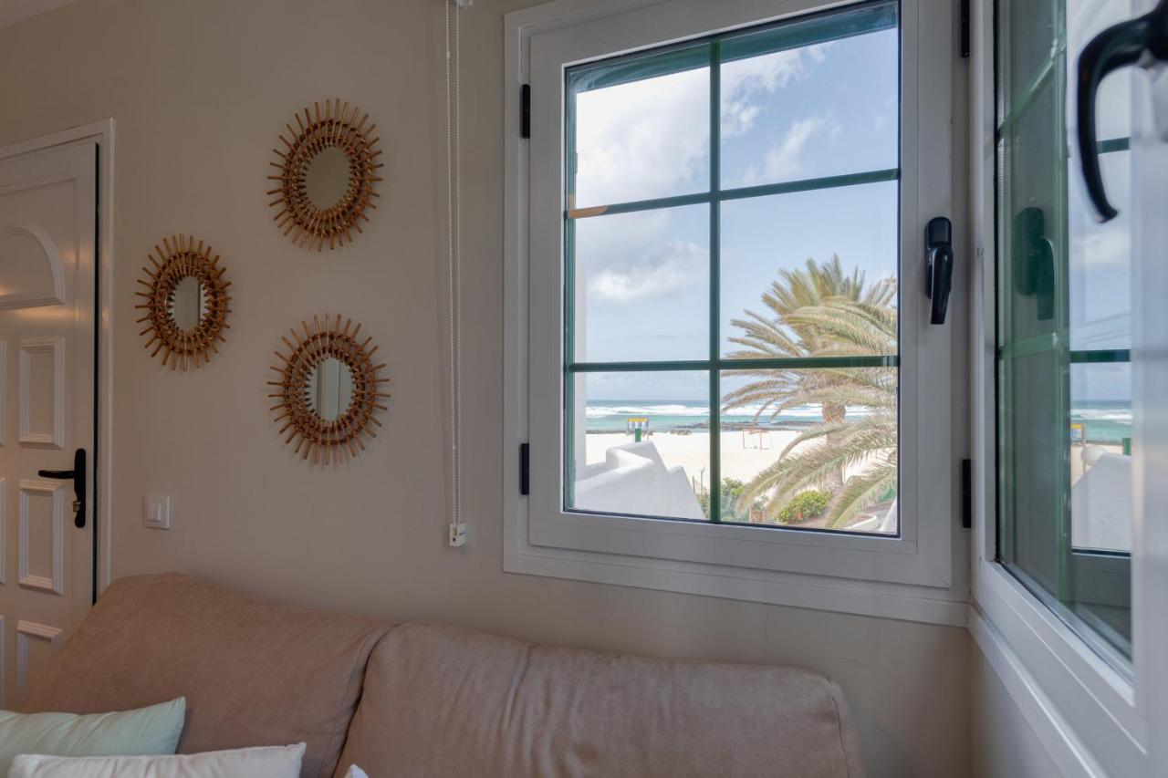 Homeforguest Modern And New Beachfront Apartment La Oliva Exterior photo